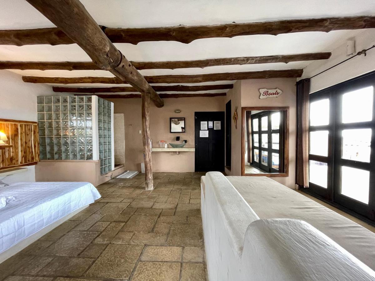 Johnnys Place Hotel Monterrico Dış mekan fotoğraf