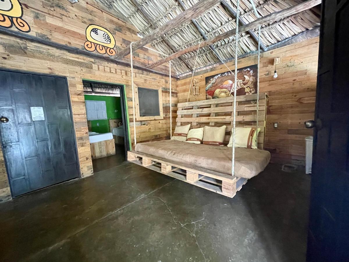 Johnnys Place Hotel Monterrico Dış mekan fotoğraf