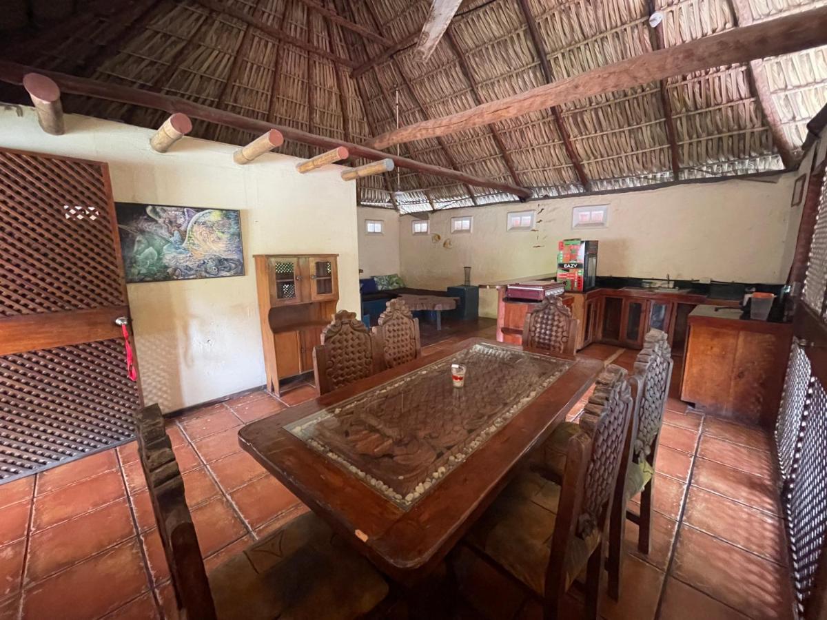 Johnnys Place Hotel Monterrico Dış mekan fotoğraf