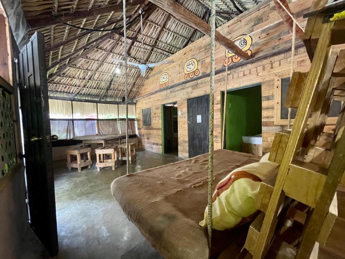 Johnnys Place Hotel Monterrico Dış mekan fotoğraf