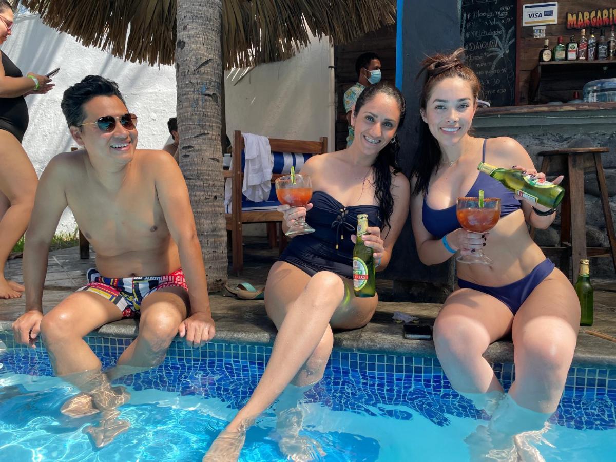 Johnnys Place Hotel Monterrico Dış mekan fotoğraf