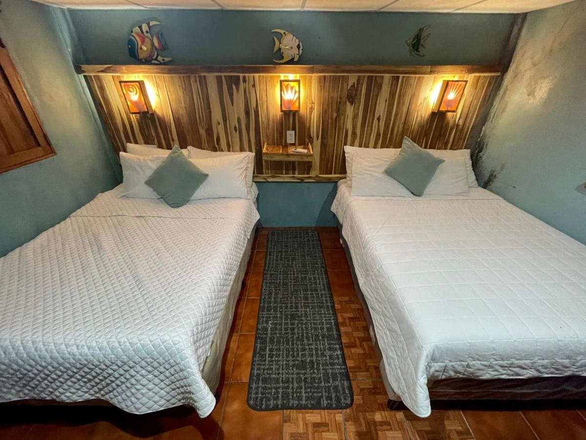 Johnnys Place Hotel Monterrico Dış mekan fotoğraf