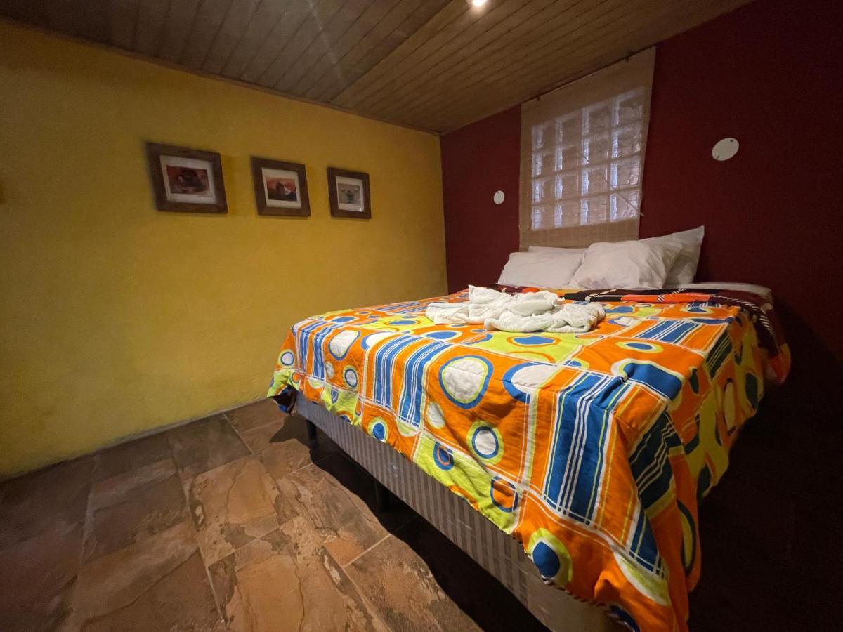 Johnnys Place Hotel Monterrico Dış mekan fotoğraf