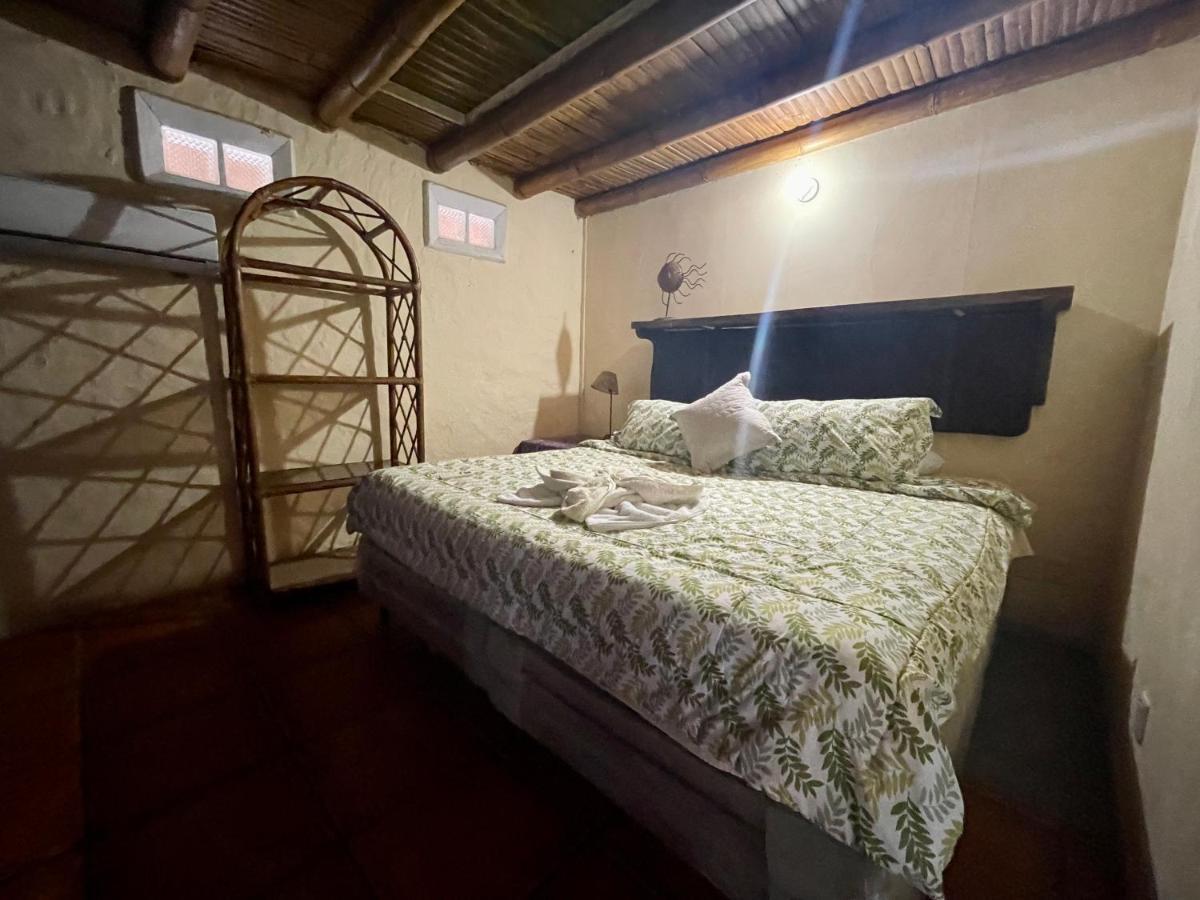 Johnnys Place Hotel Monterrico Dış mekan fotoğraf
