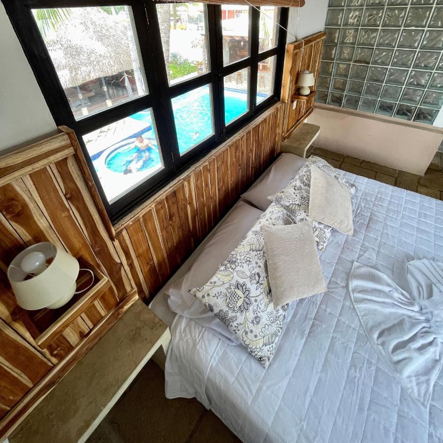 Johnnys Place Hotel Monterrico Dış mekan fotoğraf
