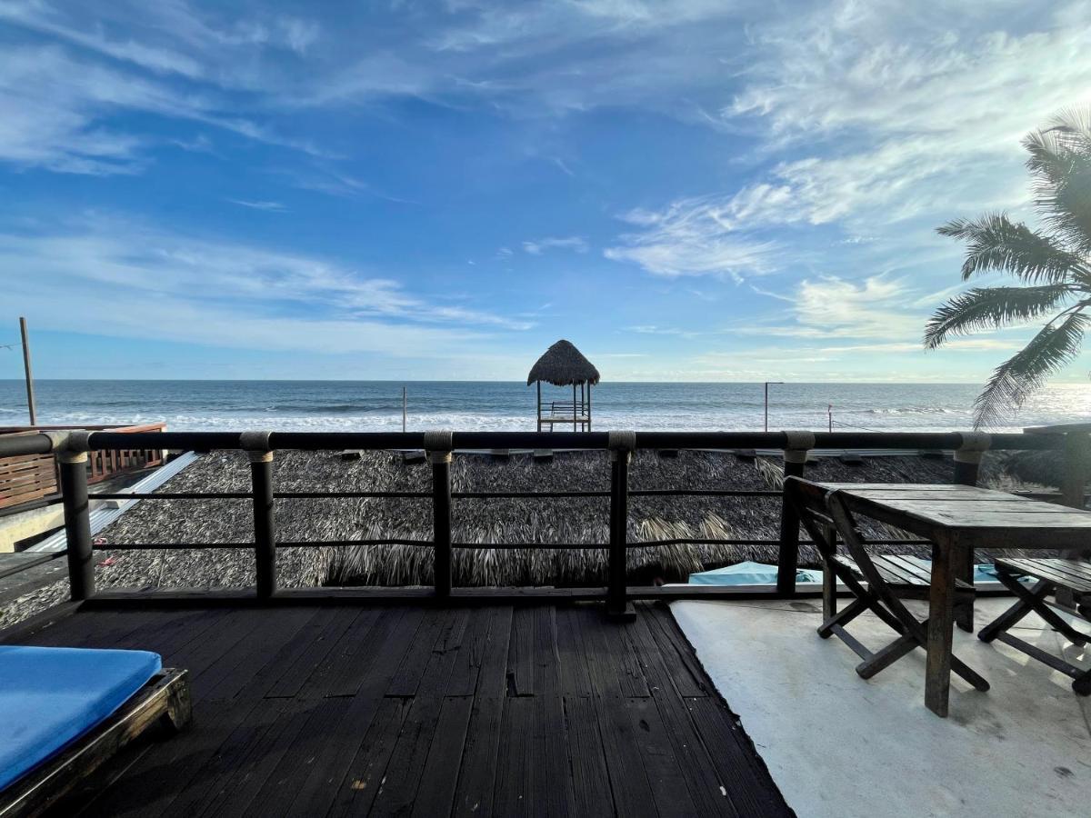 Johnnys Place Hotel Monterrico Dış mekan fotoğraf