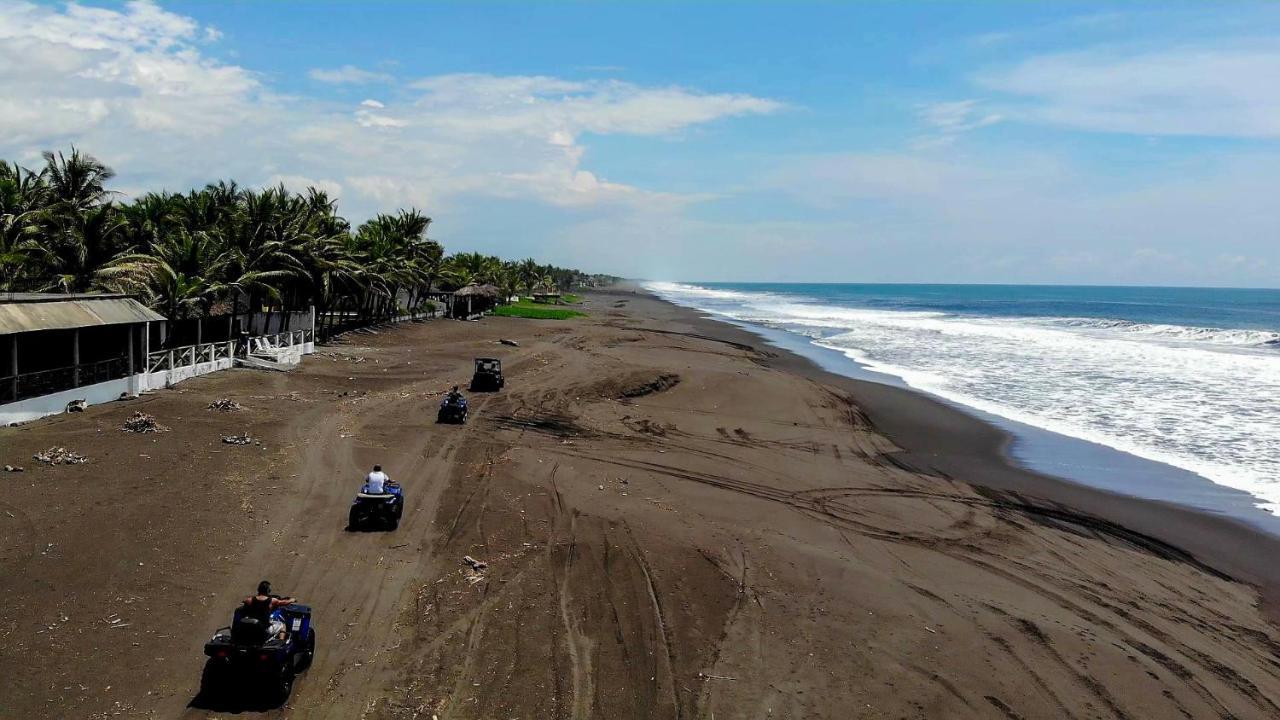 Johnnys Place Hotel Monterrico Dış mekan fotoğraf