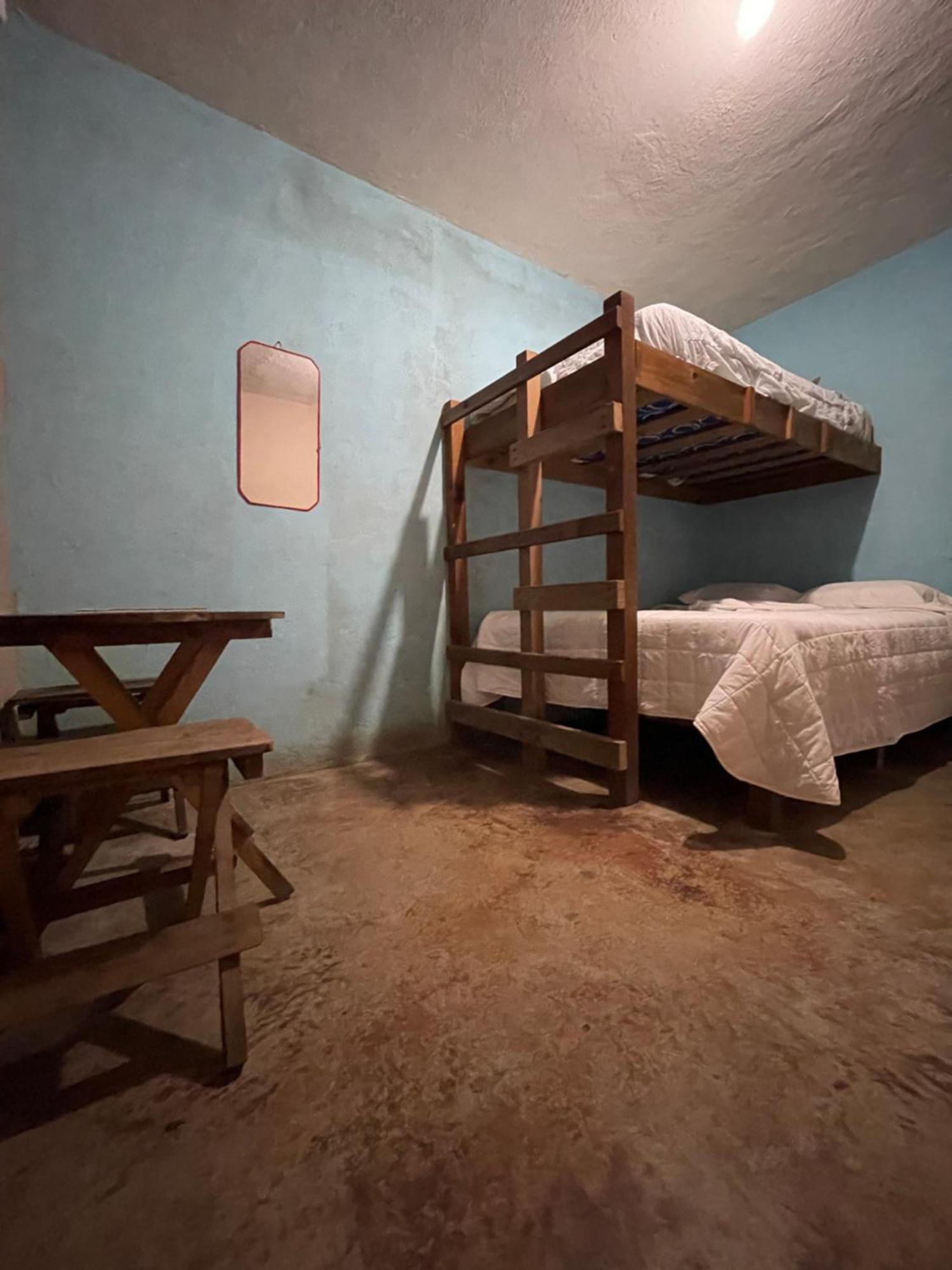 Johnnys Place Hotel Monterrico Dış mekan fotoğraf